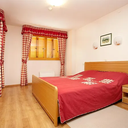 Aparthotel Snjezna Kraljica-3